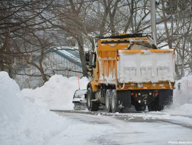 Overnight snow removal on Quinpool Road