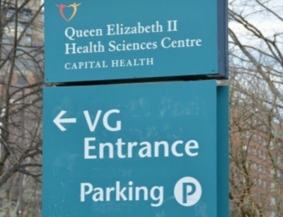 University Avenue entrance to VG parking lot closed Friday morning
