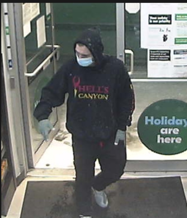 Police investigate robbery with knife