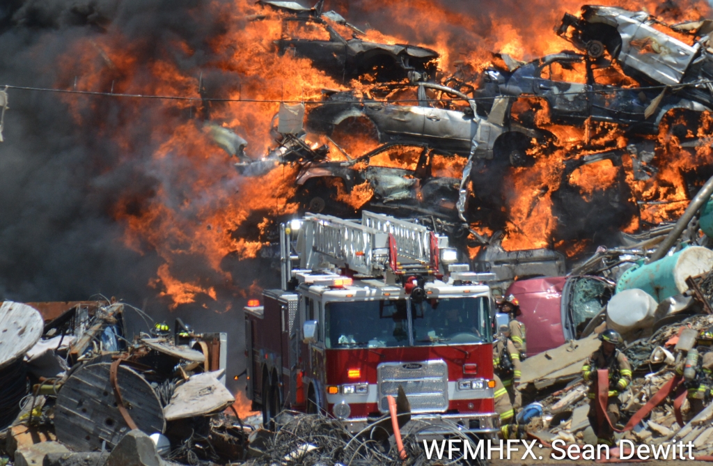 Scrapyard fire in Burnside: Air quality warning and Traffic Advisory
