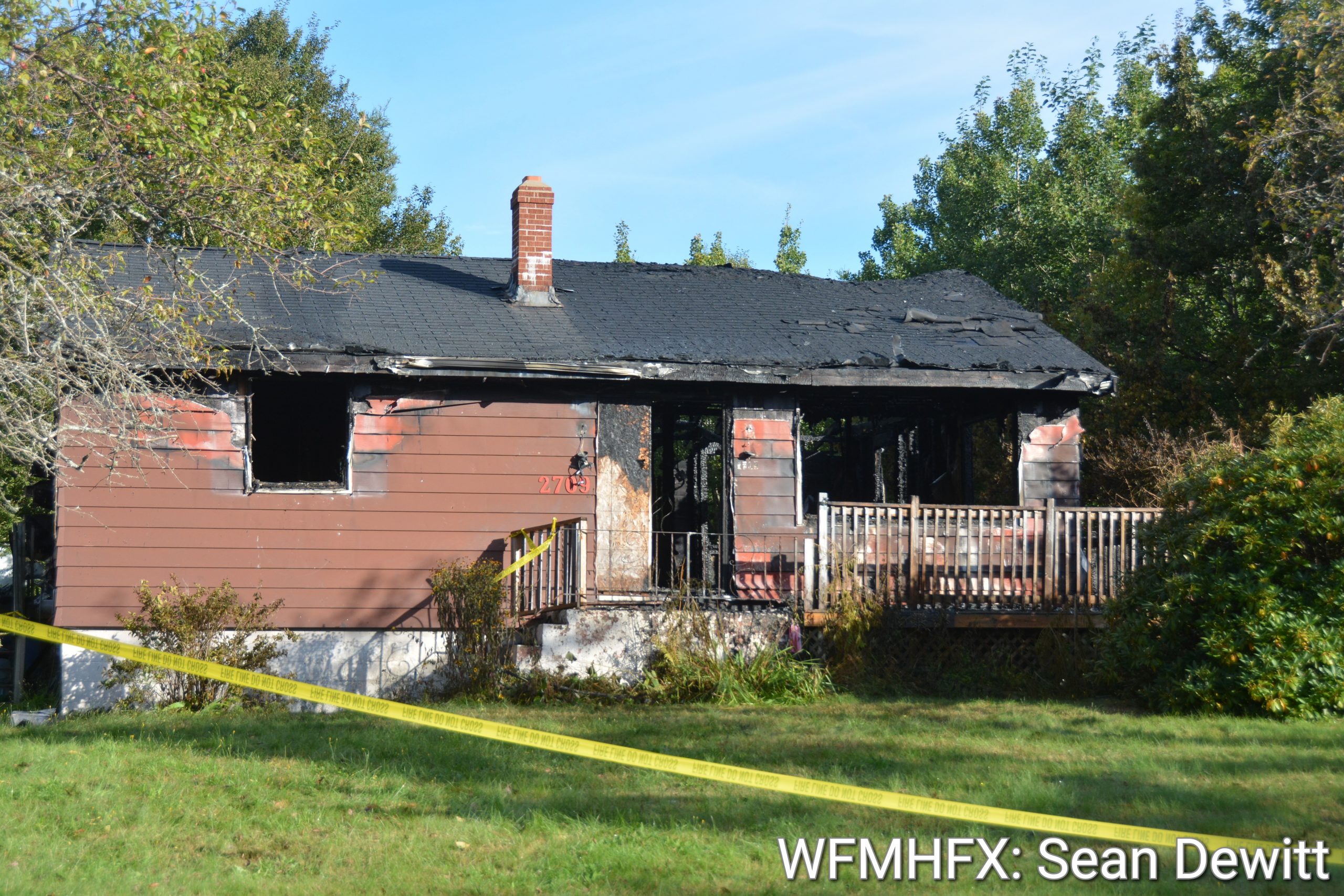 Fire destroys home in Lake Echo
