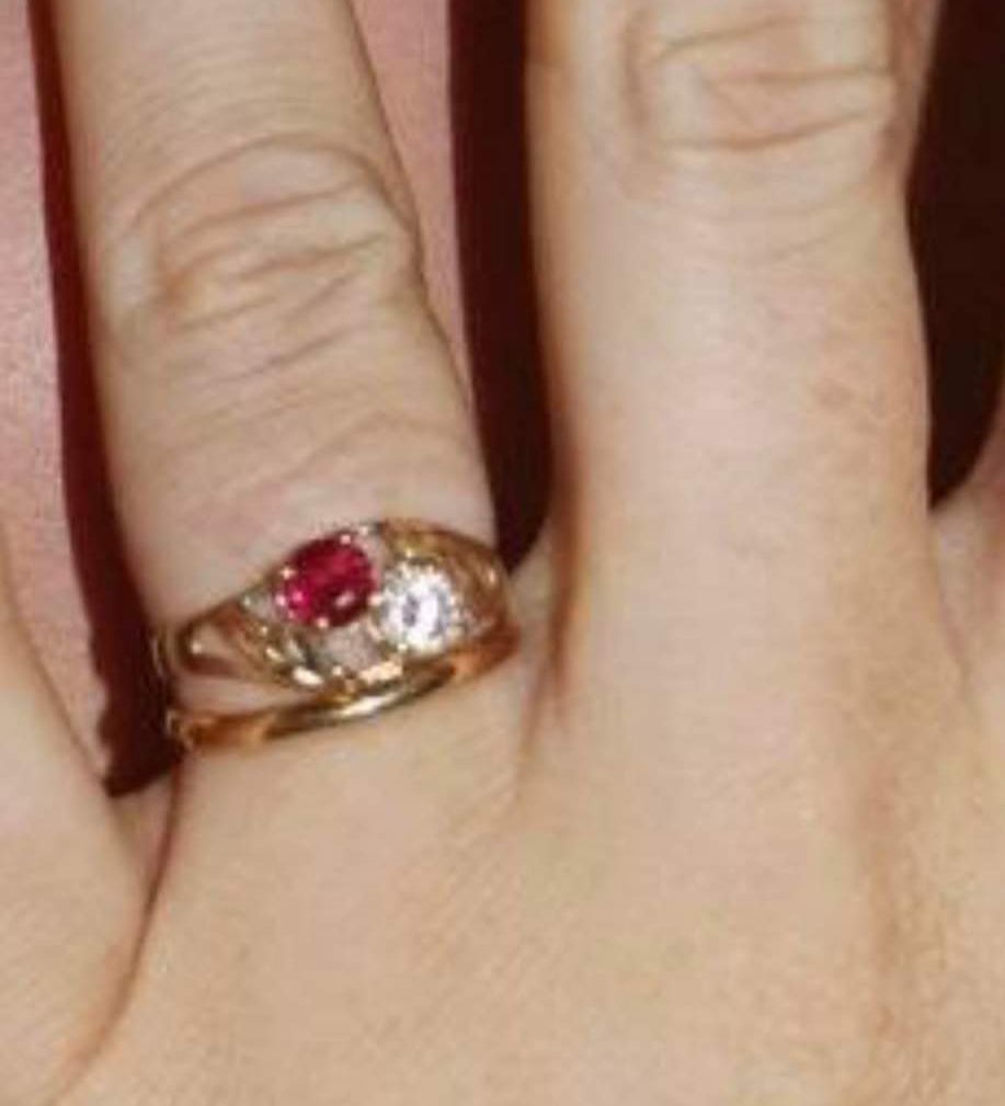 MISSING GOLD WEDDING BAND