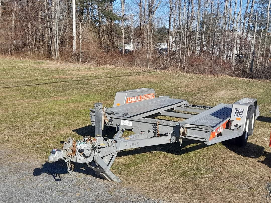 KPS is investigating the theft of a UHaul trailer from Gloosecap Tire