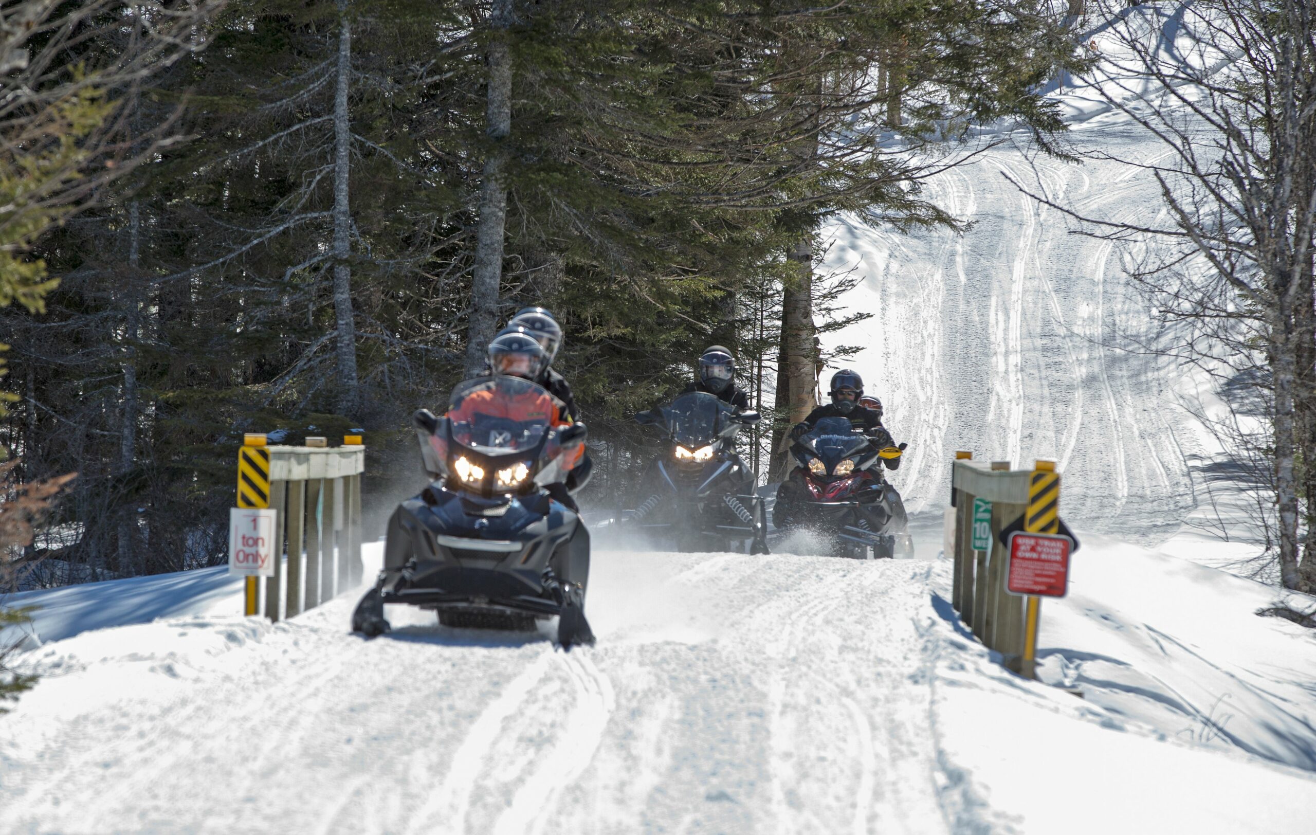 Pilot Project Allows Snowmobiles on Roads, Shoulders