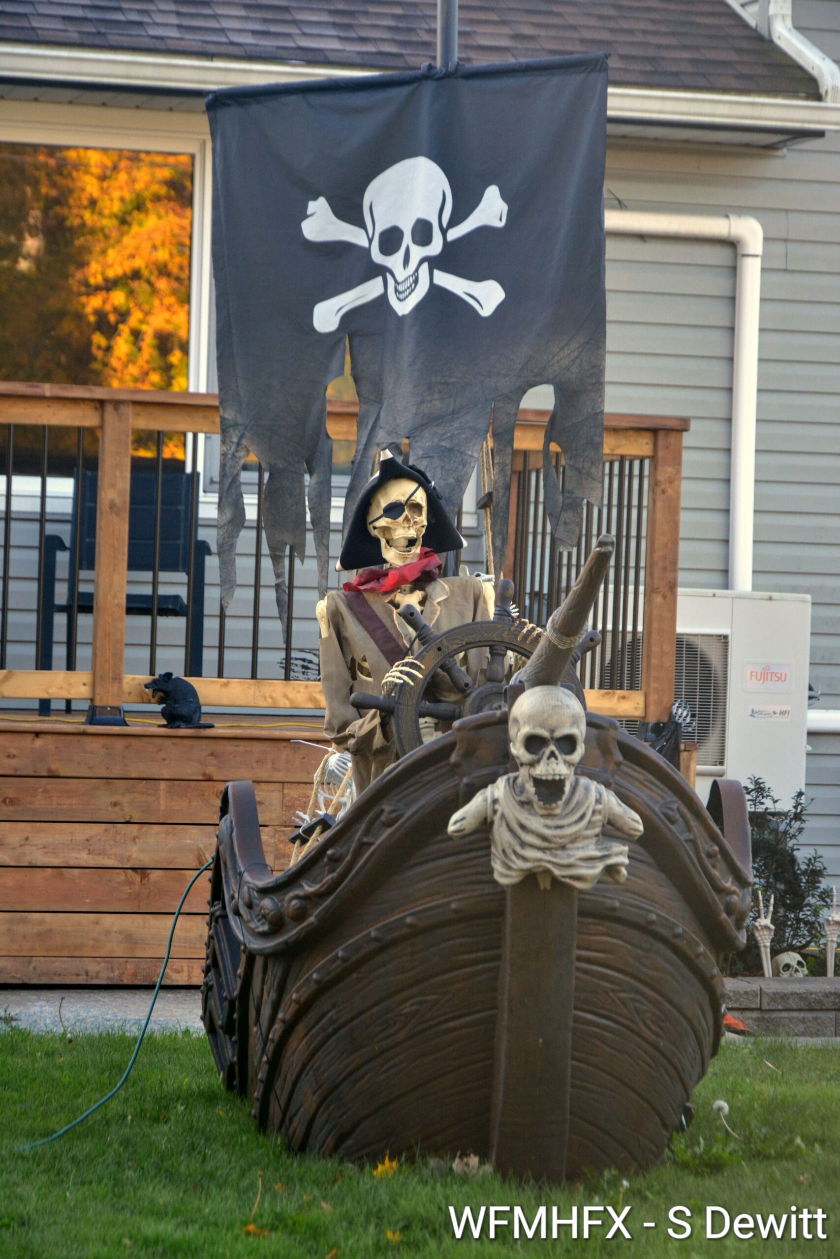 In photos - Yar!  You'd be well warned to avoid the plank on Elizabeth St in Dartmouth!  Danger lurks, making the quest for hidden treasures treacherous!