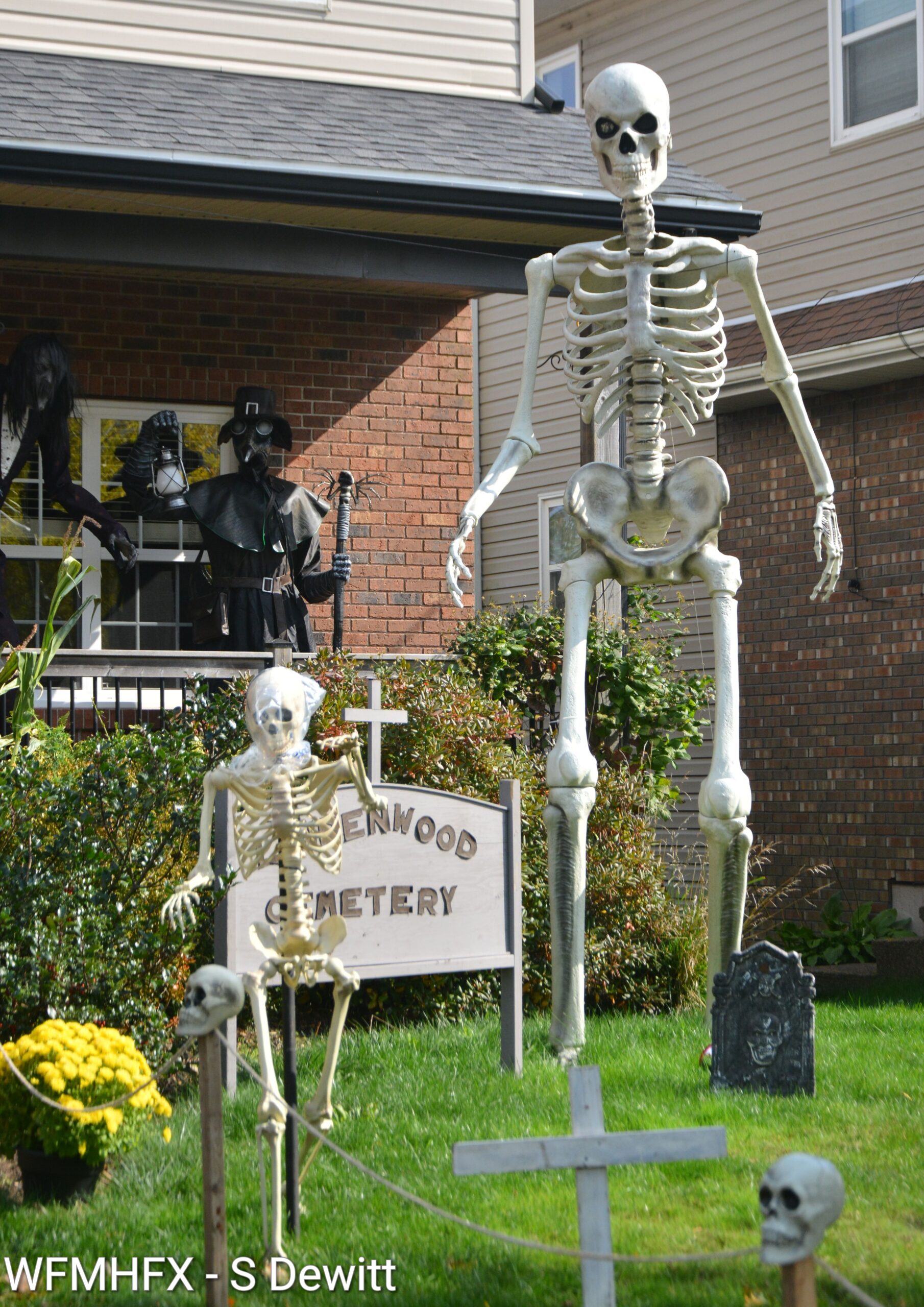 In photos - Don't be afraid, this haunted cemetery will lead you to the House of Doom on Halloween night, but it's not so bad. You'll find a fundraiser option for the IWK which will calm your nerves on Lindenwood Terrace in Dartmouth!