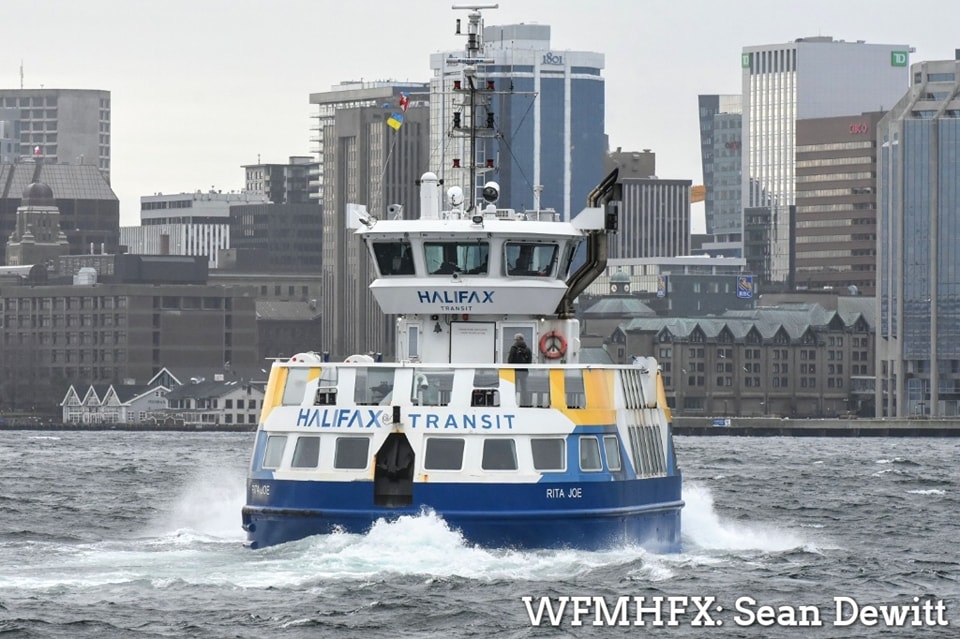 (Update) Ferry service suspended due to weather
