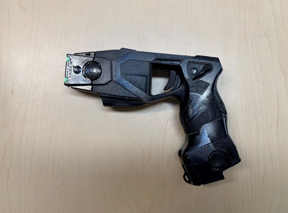 Police investigate robberies / Halifax Regional Police officer’s taser missing