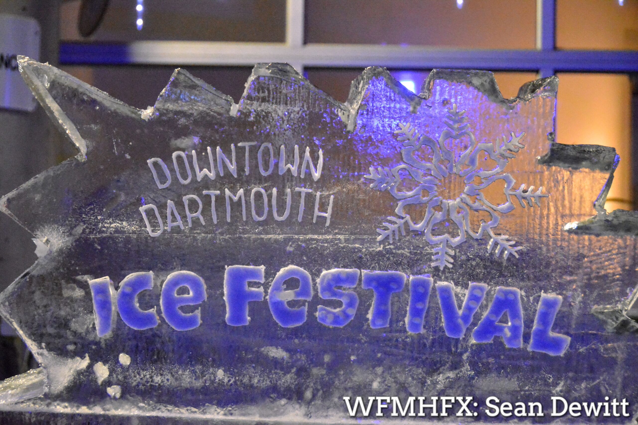 The East Coast Credit Union Ice Festival sculptures are created out of special ice blocks that are carefully frozen to ensure a crystal clear finish for the perfect ice canvas!