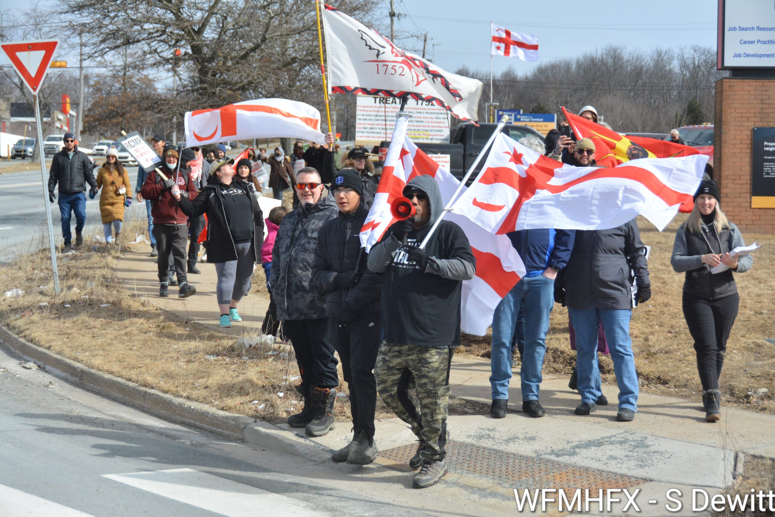 Large rally at Macdonald Bridge