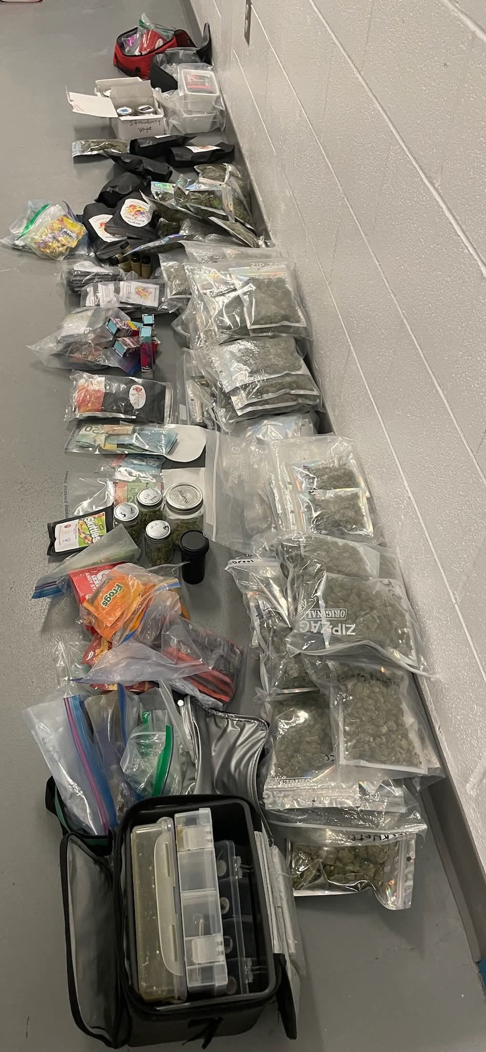 RCMP Halifax Regional Detachment arrests two people and seizes cocaine /RCMP Southeast Traffic Services seizes cannabis including edibles, liquid extract and shatter