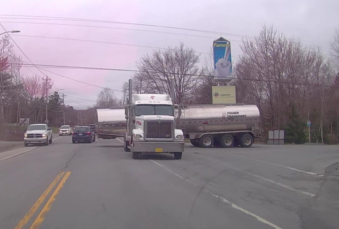 Traffic Advisory - Hammond's Plains Road