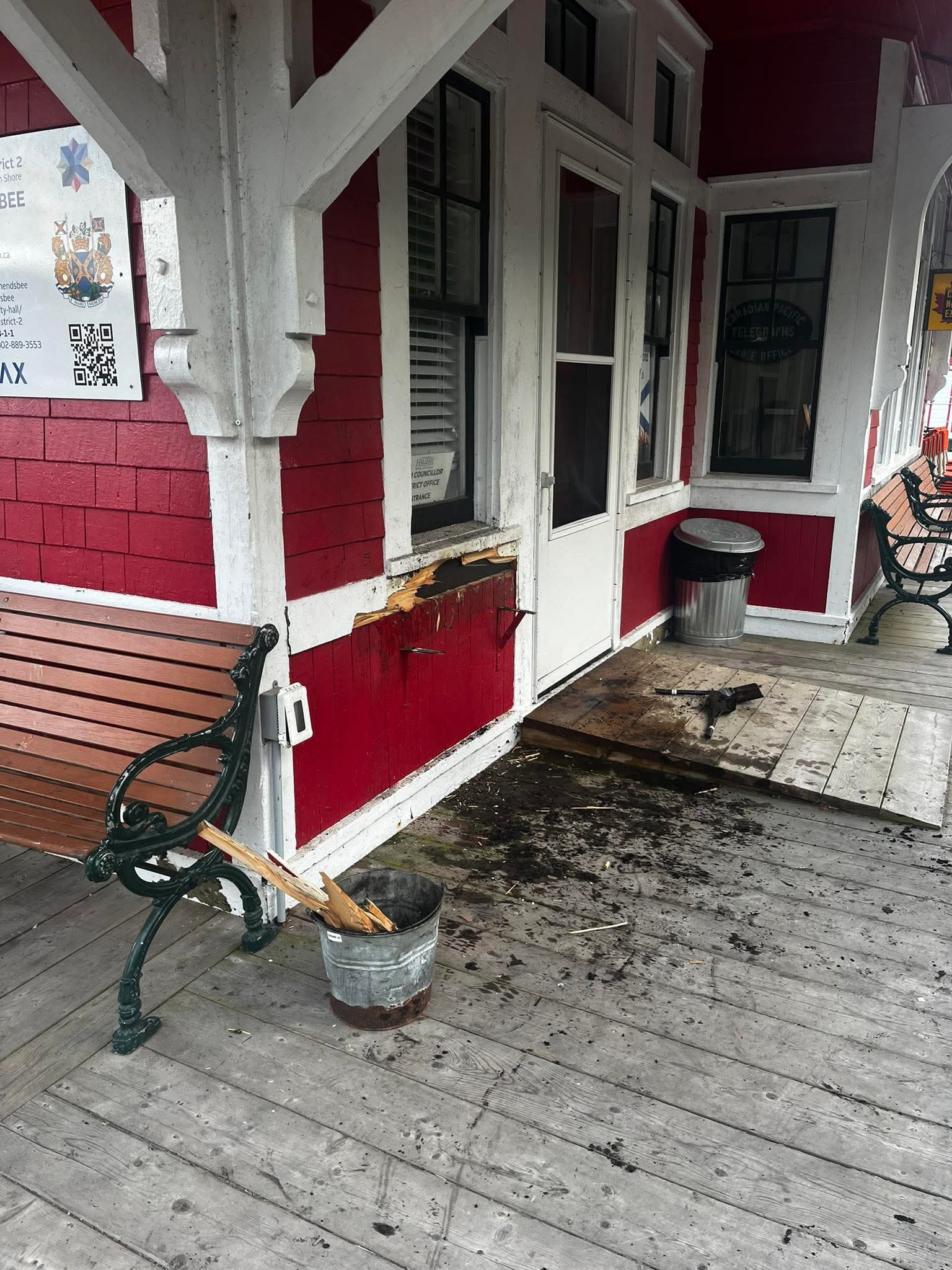 PLEASE DO NOT butt out cigarettes or cigars in plant pots or window boxes