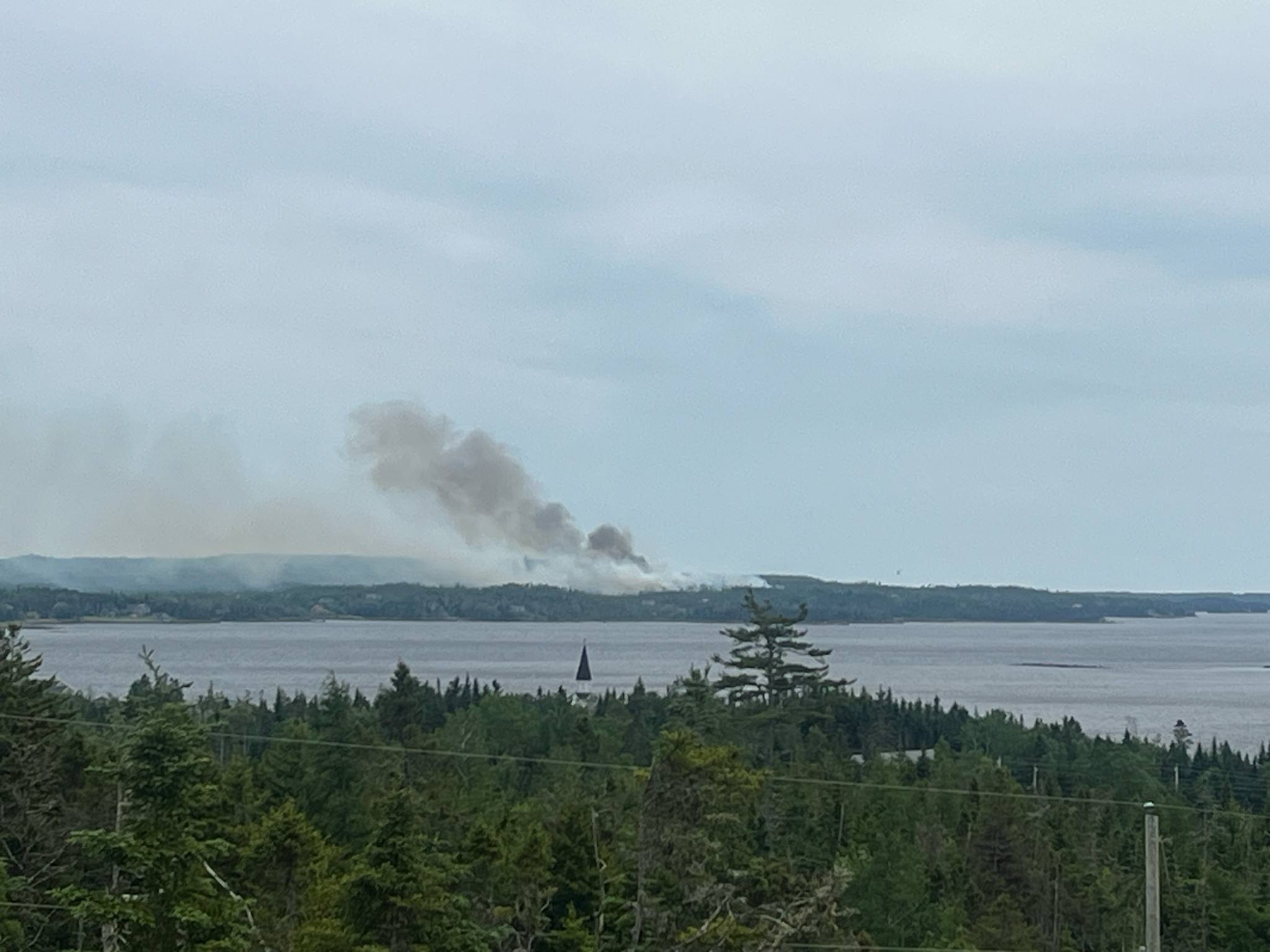 (Update) Take note - Emergency crews are on scene of a brush fire in Ostrea Lake