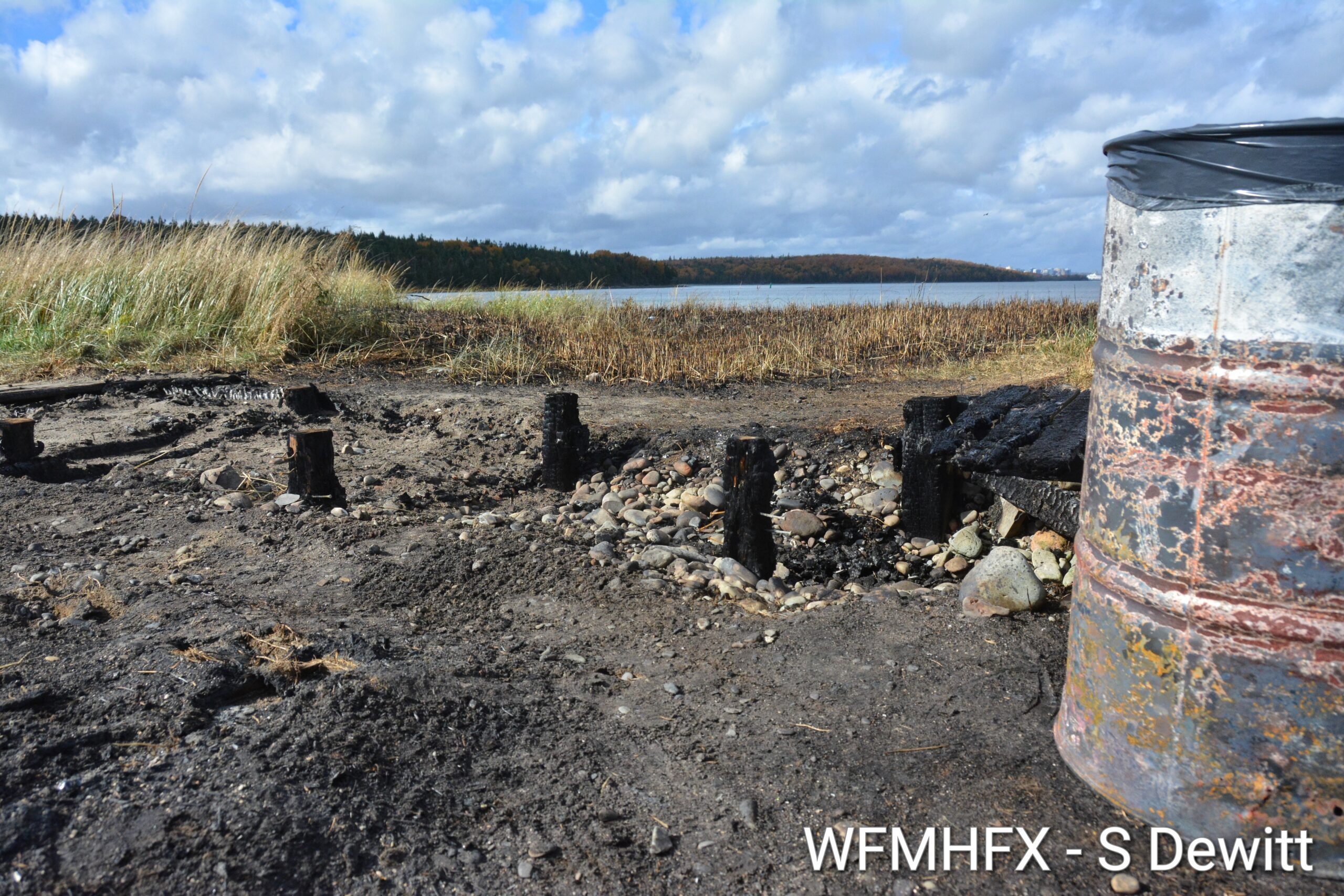 Fire damages boardwalk in Eastern Passage / Fire destroys fence in Dartmouth