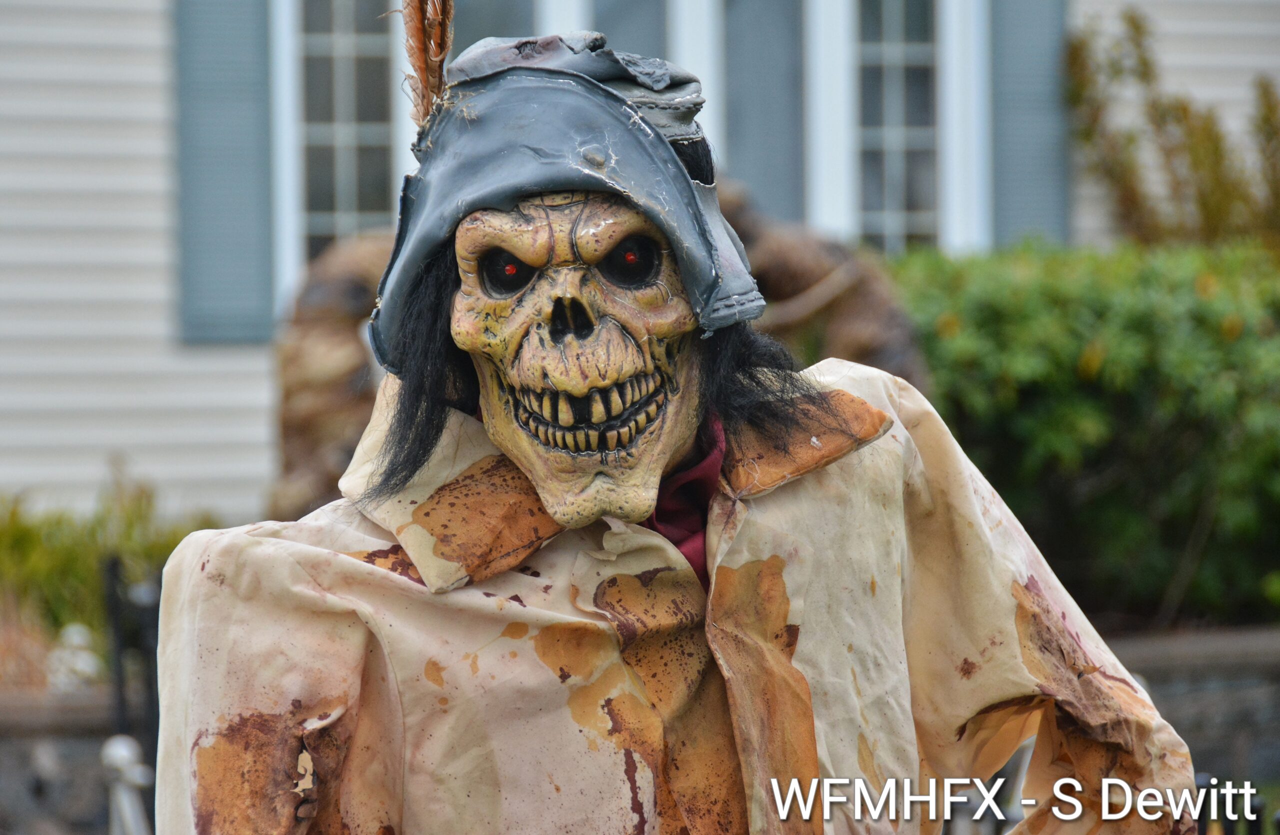 In photos - Sound the Hornes (Rd) and warn others of this sinister graveyard in the Passage, or all may be lost!