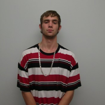 Dylan Rutledge wanted on province-wide arrest warrant
