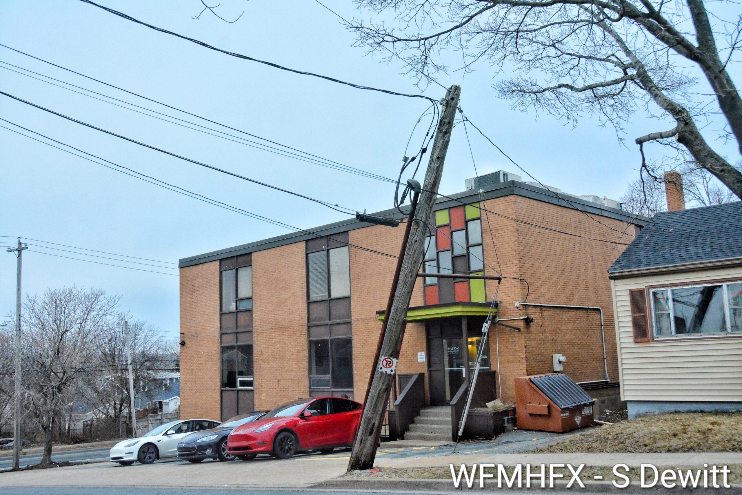 Powerpole concerns residents in Dartmouth